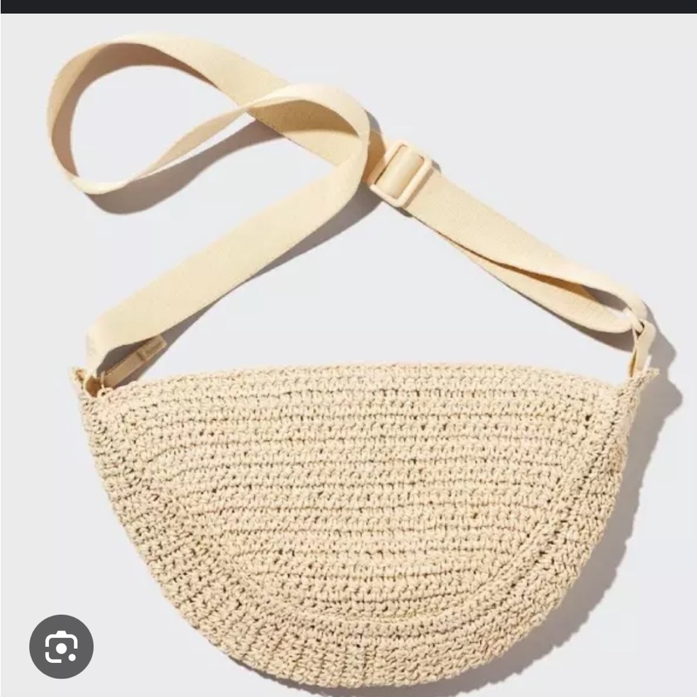 Uniqlo round mini crochet bag